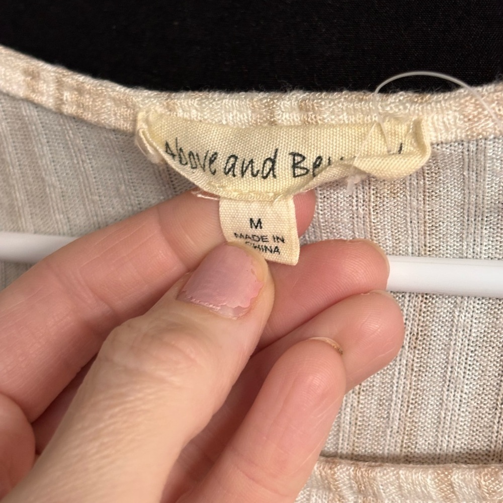 Above and Beyond Short Sleeve Tol Blouse Shirt Medium - Picture 3 of 3